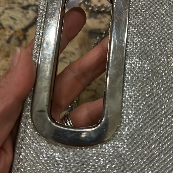 Going out clutch. Silver shiny glittery material - Picture 5 of 6